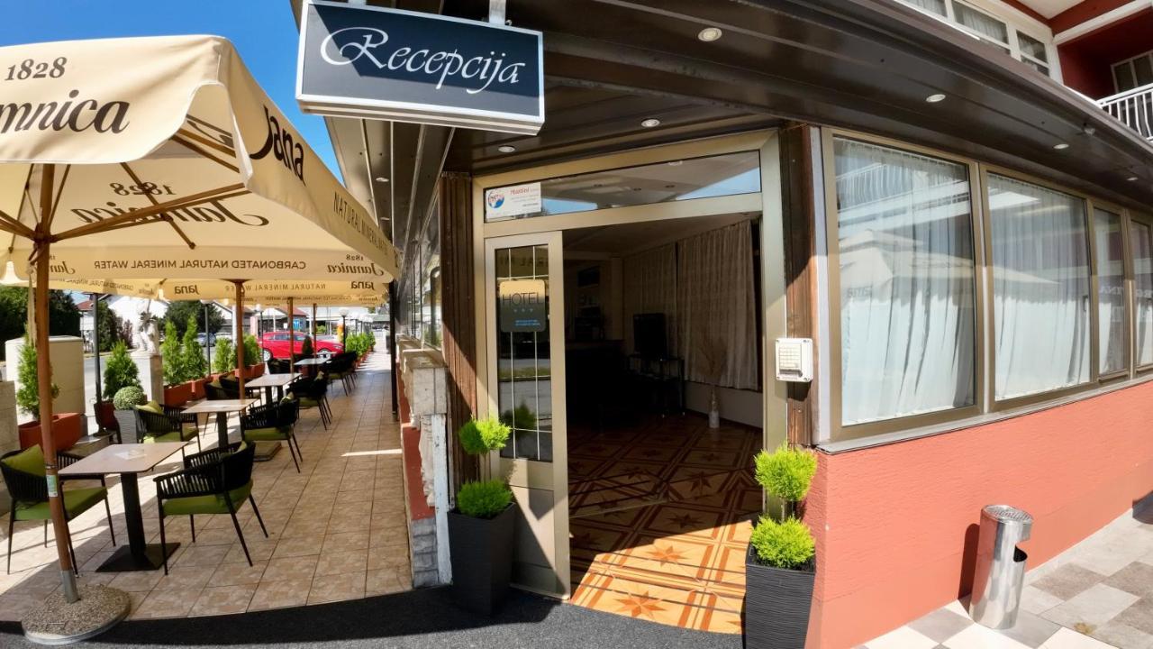 Hotel Martini Zagreb Hotel And Restaurant Sesvete Exteriör bild