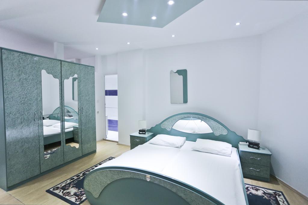 Hotel Martini Zagreb Hotel And Restaurant Sesvete Rum bild